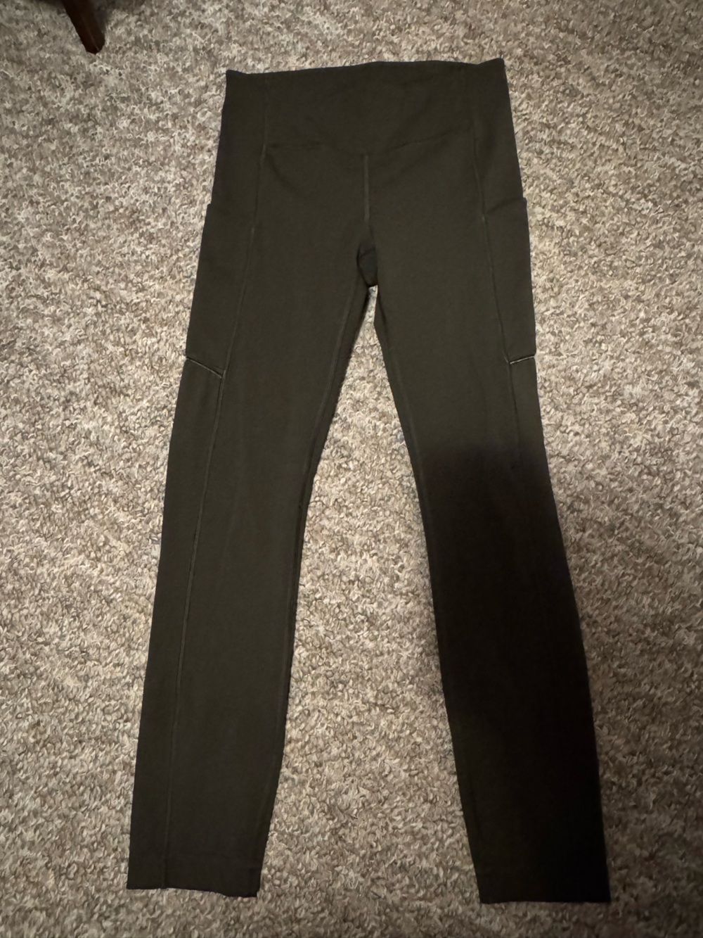 lululemon athletica Women’s olive green leggings with pockets size 4